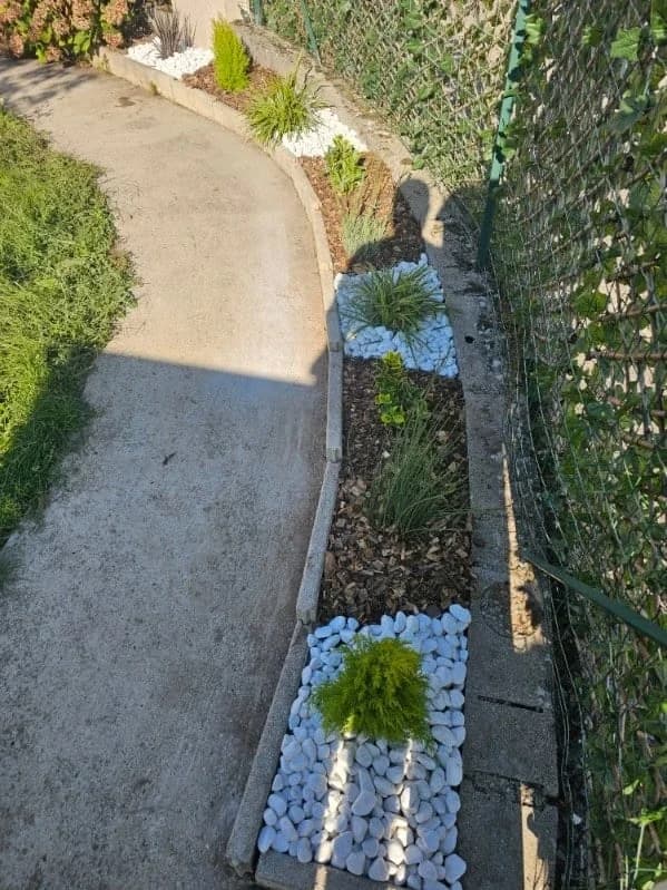 Massif fleuri structuré